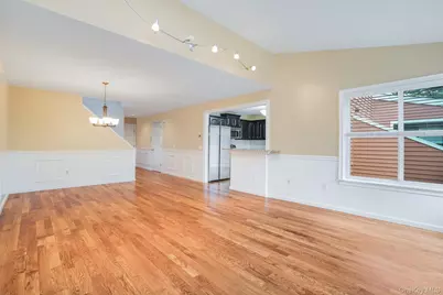 4 Meadow Way, Hopewell Junction, NY 12533 - Photo 8