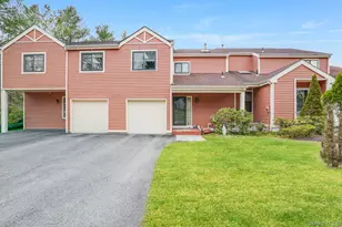 4 Meadow Way, Hopewell Junction, NY 12533 - Photo 2