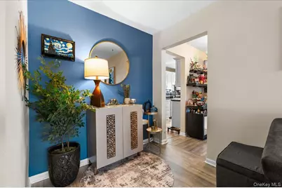 11 Edmunton Dr #E5, North Babylon, NY 11703 - Photo 6