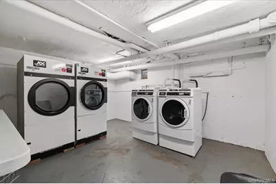 11 Edmunton Dr #E5, North Babylon, NY 11703 - Photo 12