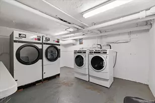 11 Edmunton Dr, North Babylon, NY 11703 - Photo 12