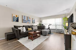 11 Edmunton Dr, North Babylon, NY 11703 - Photo 4