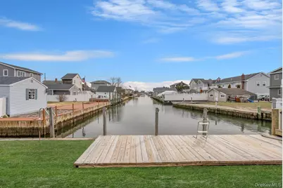 244 S Bayview Avenue, Amityville, NY 11701 - Photo 36