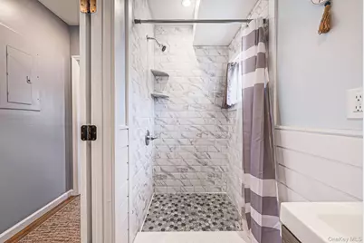 244 S Bayview Avenue, Amityville, NY 11701 - Photo 20