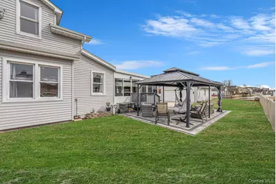 244 S Bayview Avenue, Amityville, NY 11701 - Photo 34