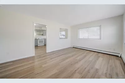 472 S Ocean Avenue, Patchogue, NY 11772 - Photo 4