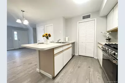 760 E Crooked Hill Road #760, Pearl River, NY 10965 - Photo 8