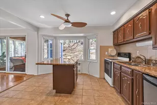 10 Sycamore Rd, Glen Cove, NY 11542 - Photo 8