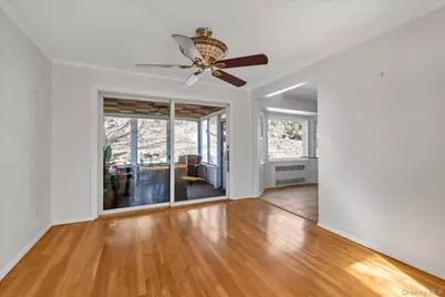 10 Sycamore Road, Glen Cove, NY 11542 - Photo 6