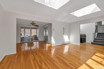 10 Sycamore Road, Glen Cove, NY 11542 - Photo 4