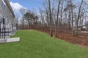 16 Gateway Ct, Hampton Bays, NY 11946 - Photo 30