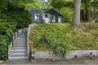 8 Towle Place, Glen Cove, NY 11542 - Photo 2