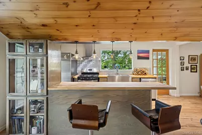 8 Towle Place, Glen Cove, NY 11542 - Photo 6