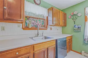 324 Walnut Ave, New Windsor, NY 12553 - Photo 8