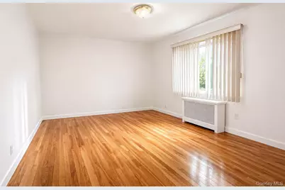 260-11 Langstone Avenue #GV118E5-1, Glen Oaks, NY 11004 - Photo 4