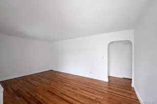 260-11 Langstone Ave, Glen Oaks, NY 11004 - Photo 4