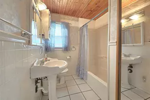 49 Lakewood Ave, Ronkonkoma, NY 11779 - Photo 10