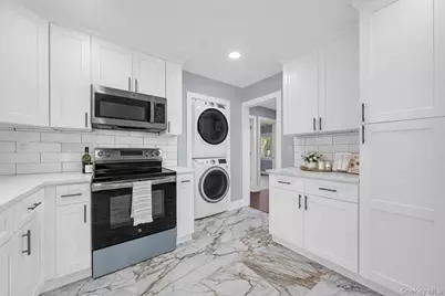 15 Harford Drive, Coram, NY 11727 - Photo 6