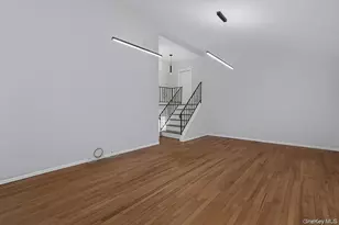 2 Pickwood Ln, Great Neck, NY 11024 - Photo 16