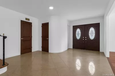 2 Pickwood Lane, Great Neck, NY 11024 - Photo 4