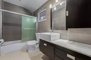 2 Pickwood Ln, Great Neck, NY 11024 - Photo 26