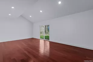 2 Pickwood Ln, Great Neck, NY 11024 - Photo 12