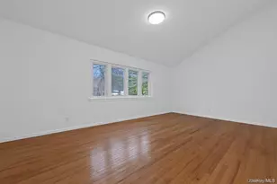 2 Pickwood Ln, Great Neck, NY 11024 - Photo 14