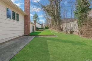 2 Pickwood Ln, Great Neck, NY 11024 - Photo 28