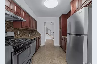 2 Pickwood Lane, Great Neck, NY 11024 - Photo 10