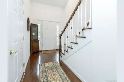 174 Pond View Drive, Port Washington, NY 11050 - Photo 4