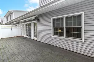 174 Pond View Dr, Port Washington, NY 11050 - Photo 26