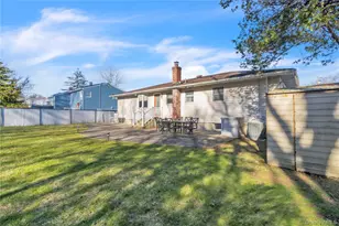 1408 St Louis Ave, Bay Shore, NY 11706 - Photo 32