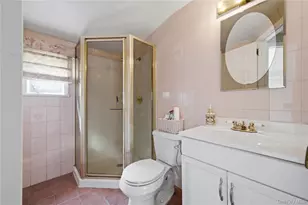 26 Bowden Dr, Huntington Station, NY 11746 - Photo 16