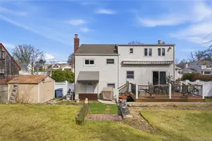 26 Bowden Dr, Huntington Station, NY 11746 - Photo 28