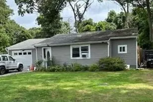 87 Gould Rd, Centereach, NY 11720 - Photo 2