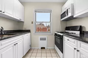 87-18 Marengo St, Hollis, NY 11423 - Photo 8