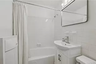 165 W 66th St, New York, NY 10023 - Photo 4