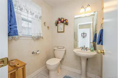 326 Erin Lane, East Setauket, NY 11733 - Photo 20