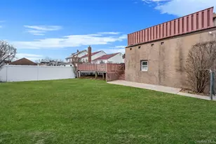 175 Rockaway Pkwy, Valley Stream, NY 11580 - Photo 32