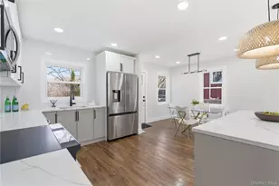 18 Maple Pl, Huntington, NY 11743 - Photo 8