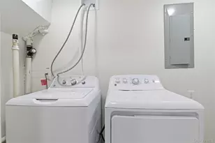 18 Maple Pl, Huntington, NY 11743 - Photo 20