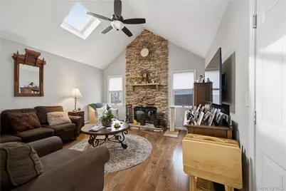 38 Elizabeth Drive, Wading River, NY 11792 - Photo 12