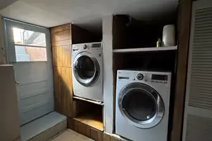 52-16 69th Pl, Maspeth, NY 11378 - Photo 16