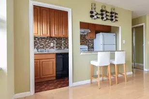 1 Maple Dr, Great Neck, NY 11021 - Photo 4