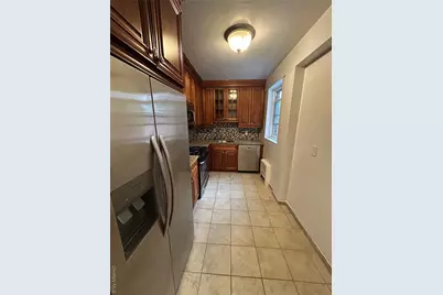 230 Pelham Road #2E, New Rochelle, NY 10805 - Photo 2