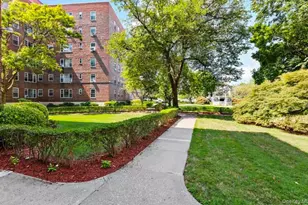 230 Pelham Rd, New Rochelle, NY 10805 - Photo 28