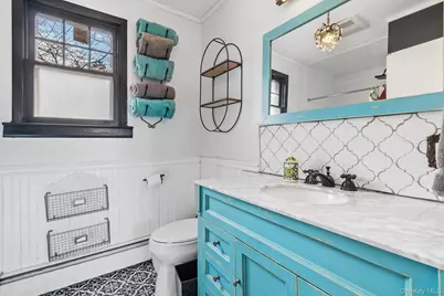 42 Robertson Road, Lynbrook, NY 11563 - Photo 10