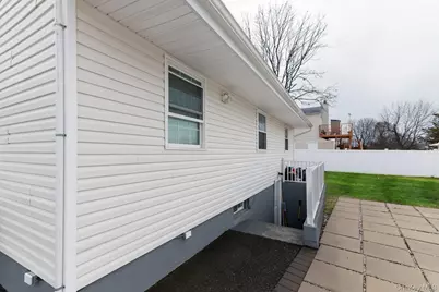 178 Timberline Drive, Brentwood, NY 11717 - Photo 6