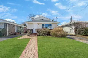 37 Lancaster Pl, Hempstead, NY 11550 - Photo 4