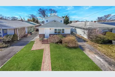 37 Lancaster Place, Hempstead, NY 11550 - Photo 2